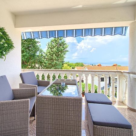 Apartment Jadran Малинська Екстер'єр фото