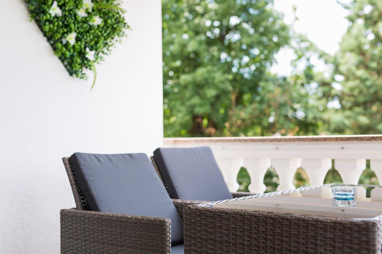Apartment Jadran Малинська Екстер'єр фото